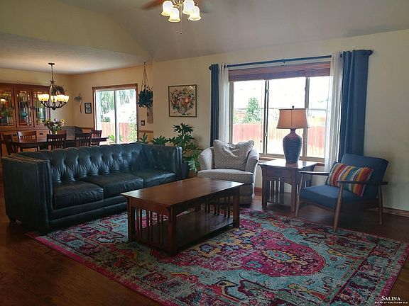 4th image of 651 Joanie Ln