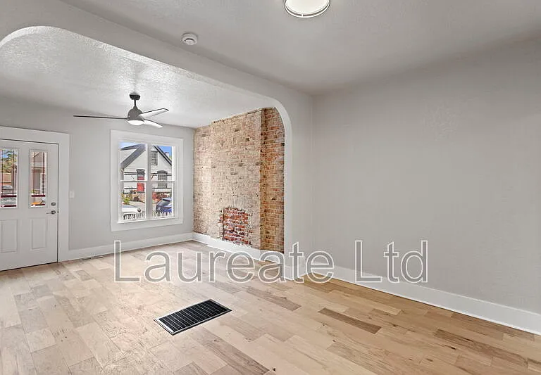 712 E 1st Ave — Photo 5