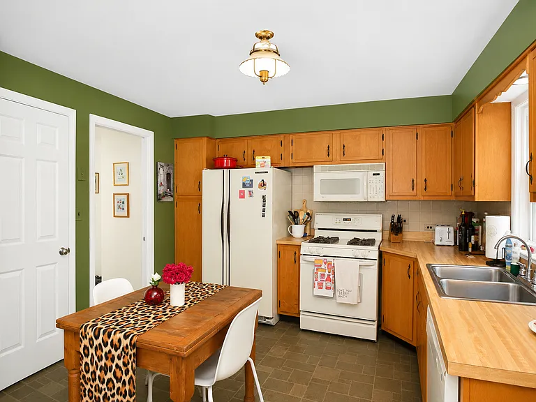 915 N Pine Ave — Photo 11