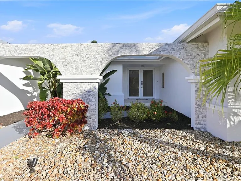 339 Landmark St — Photo 3