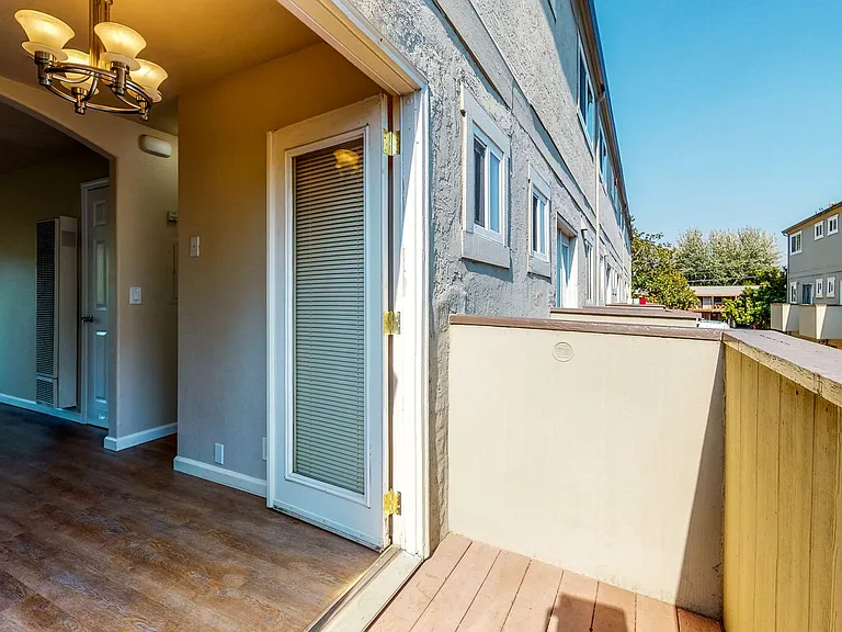 8045 Beverly Dr — Photo 4