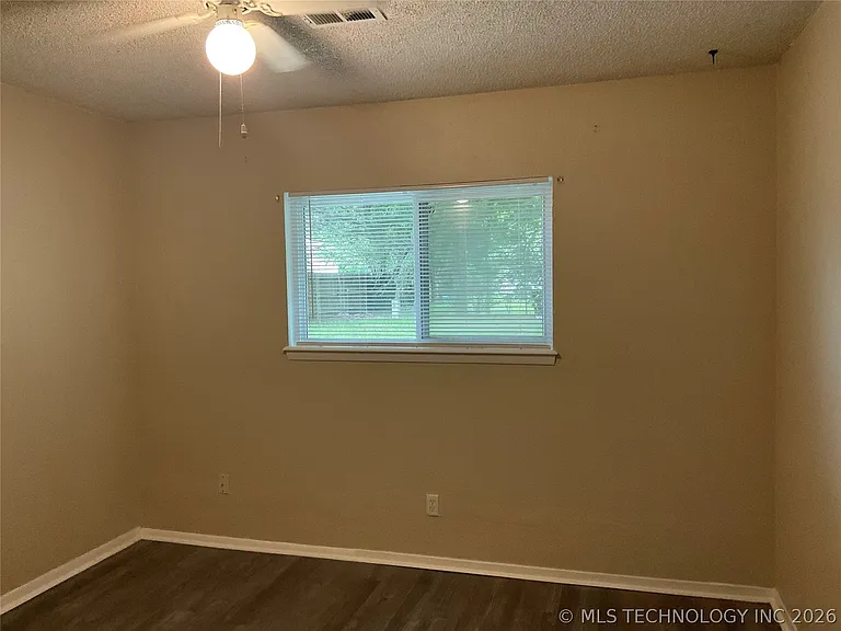 3230 S Lakewood Ave — Photo 14