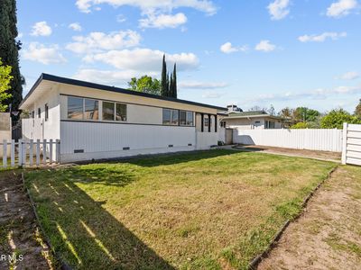 19126 Victory Blvd, Reseda, CA, 91335