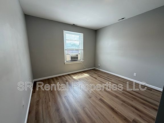 5th image of 243 S Main St APT 2