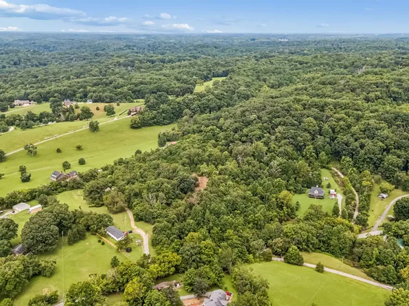 1590 Brinkley Branch Rd, Hendersonville, TN 37075