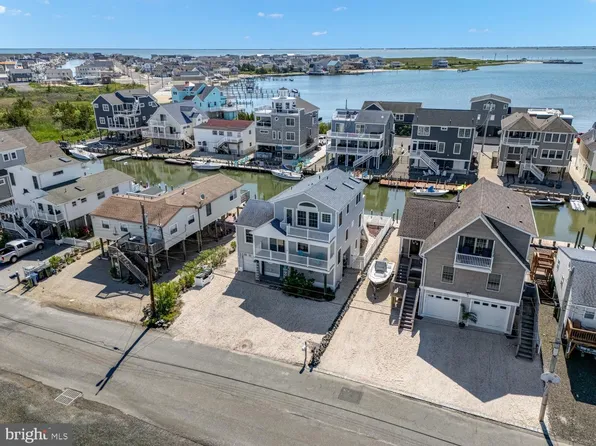 20 Carroll Ave, Tuckerton, NJ 08087