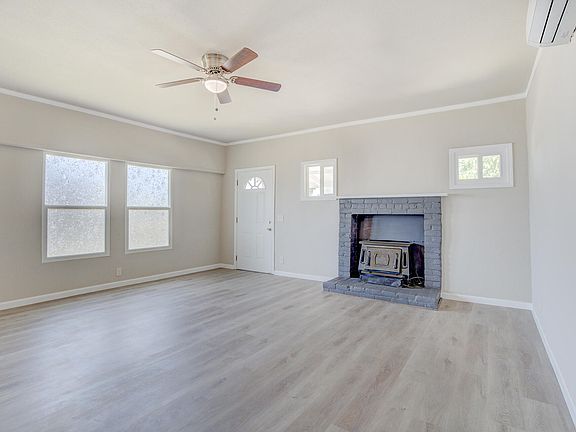 2nd image of 25158 Rose St