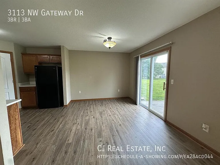 3113 NW Gateway Dr — Photo 4