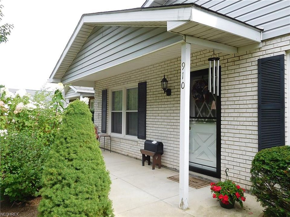 1st image of 910 Canterbury Ln #A