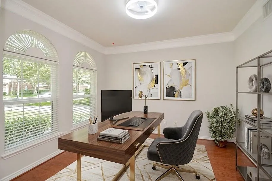 4 bed, 2.5 bath, 2760 sqft, $2,850 — Photo 4