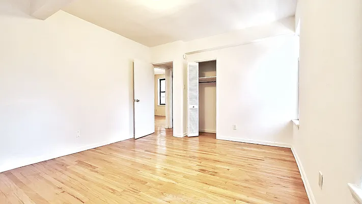 Rented by Avenues Real Estate | media 18