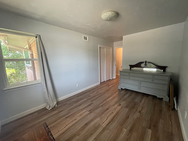 9655 Lanward Dr — Photo 10