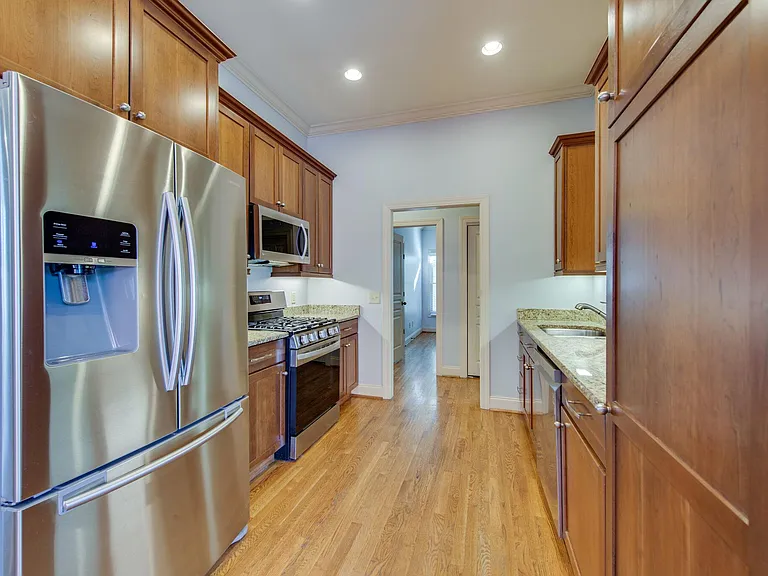 1606 Boscobel St — Photo 11