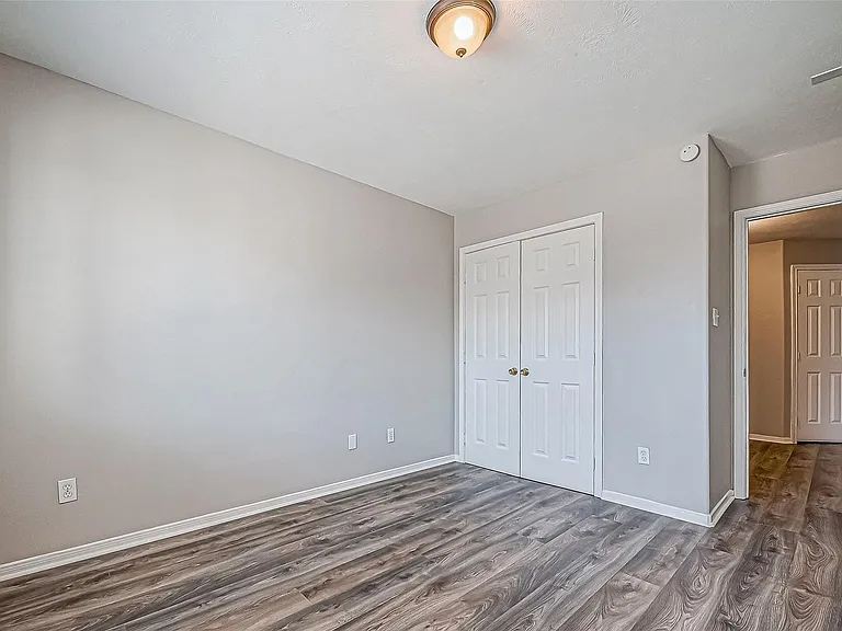 10043 Morocco Rd — Photo 38
