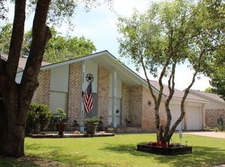 2020 Stonesthrow Dr, Bay City, TX 77414