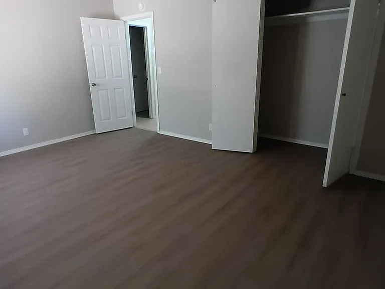 1020 N Spencer Rd — Photo 10