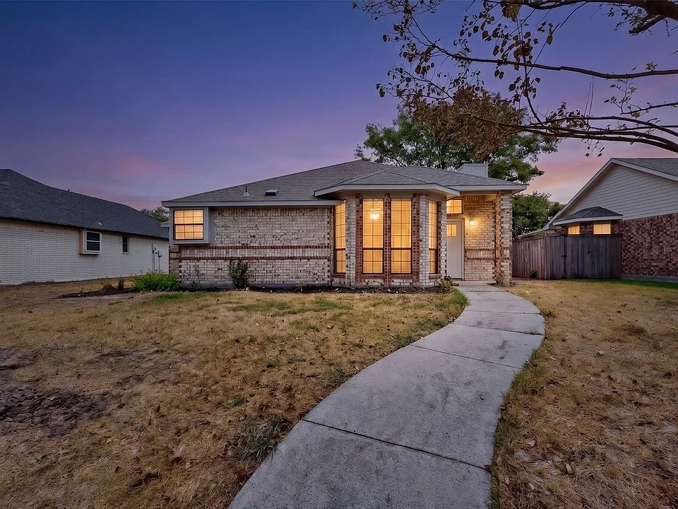 2522 Larkspur Ln