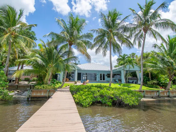 519 SW South Riverpoint Drive, Stuart, FL 34994