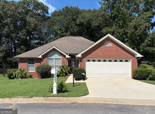 34 Golden Oaks Dr, Hartwell, GA 30643