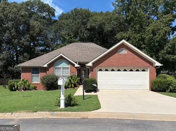 34 Golden Oaks Dr, Hartwell, GA 30643