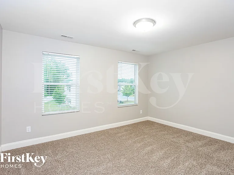 9006 Evans Woods Dr — Photo 13