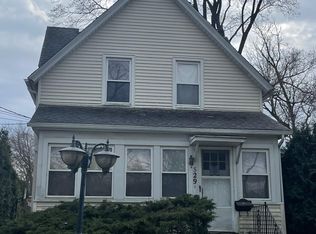 529 Illinois Rd APT 2, Wilmette, IL 60091