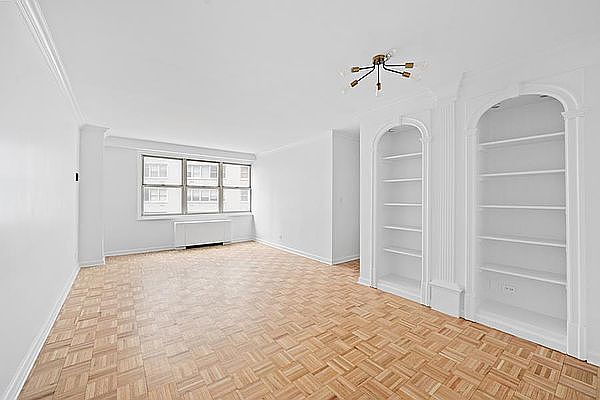 1st image of 155 W 68th St APT 533