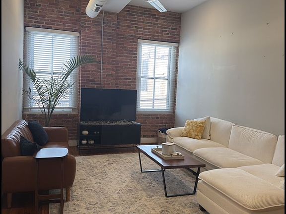 3rd image of 3233 Odonnell St