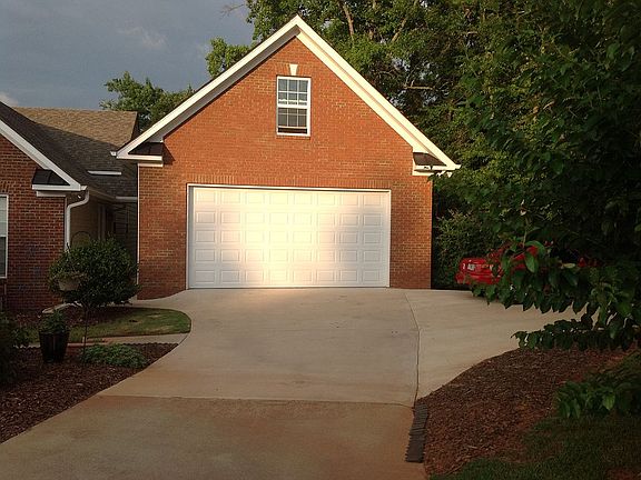 Attached garage w/full loft