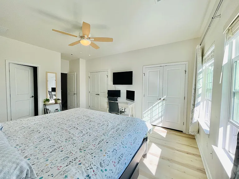 127 Streamview Dr — Photo 4