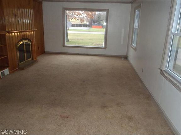3rd image of 3132 Buchanan Ave SW