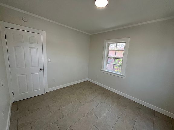 2nd image of 6140 N Gaviota Ave