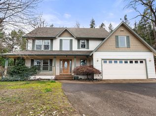 301 Leeannas Way, Shady Cove, OR 97539