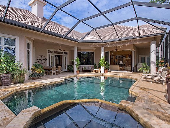 Lanai w/Pietra Dorata Stone