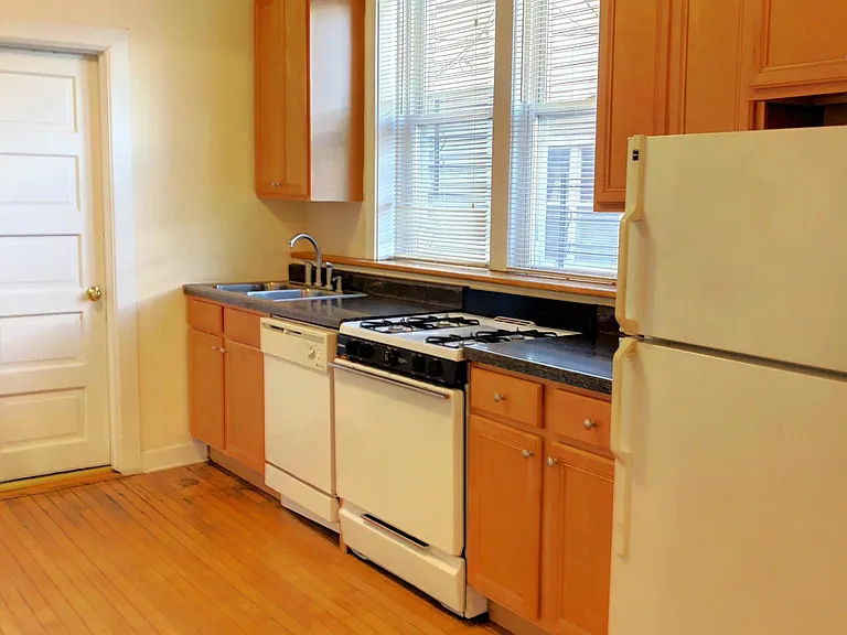 2611 W Rice St #1R — Photo 2