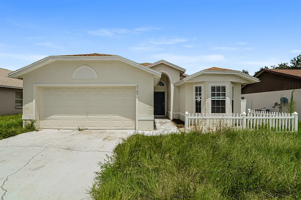 3 bed, 2.0 bath, 1310 sqft, $1,730 — Photo 1