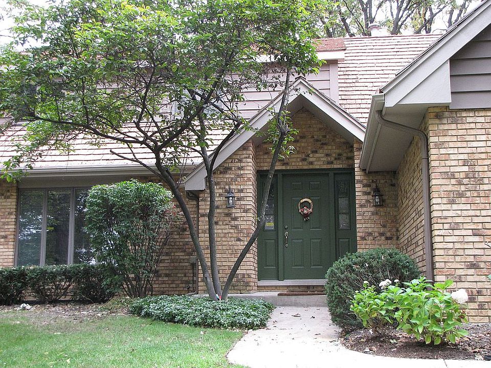 1st image of 5 Old Tamarack Ln