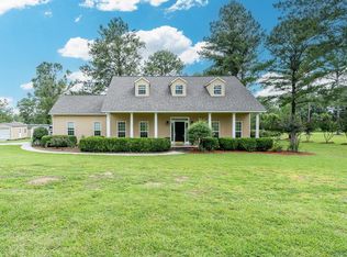 421 Drake Dr, Douglas, GA 31535