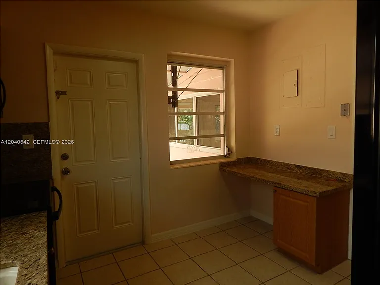 1841 SW 37th Ave — Photo 9
