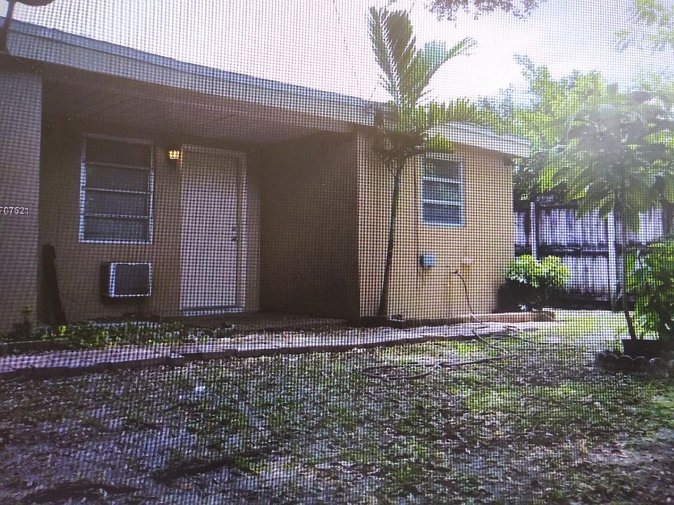 2nd image of 1939 SW 23rd Ter