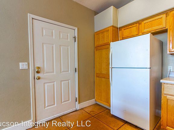 4th image of 909 E Drachman St #1