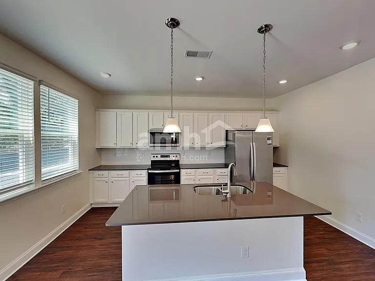544 Rivermist Dr — Photo 3