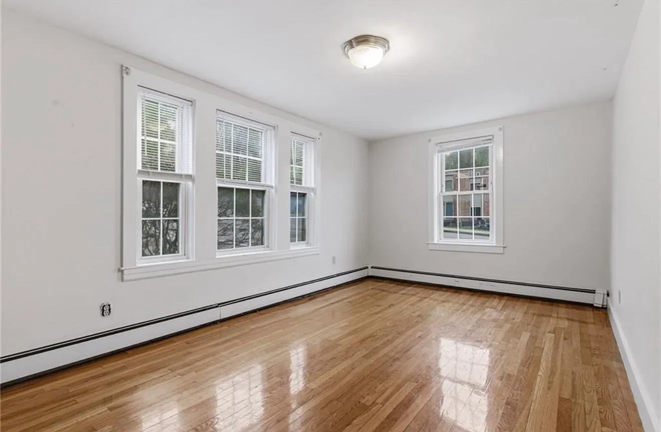2 bed, 27000 sqft, $900 — Photo 3
