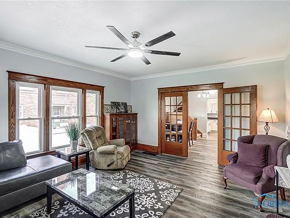 5th image of 415 W Lincoln St