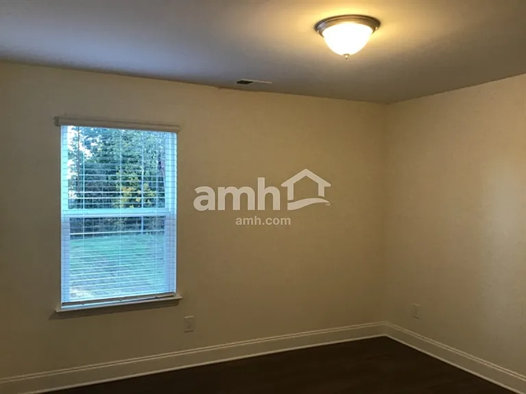 84 Lindridge Dr — Photo 14