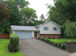 3 Gayle Ct, Airmont, NY 10901