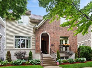 5652 N Lockwood Ave, Chicago, IL 60646