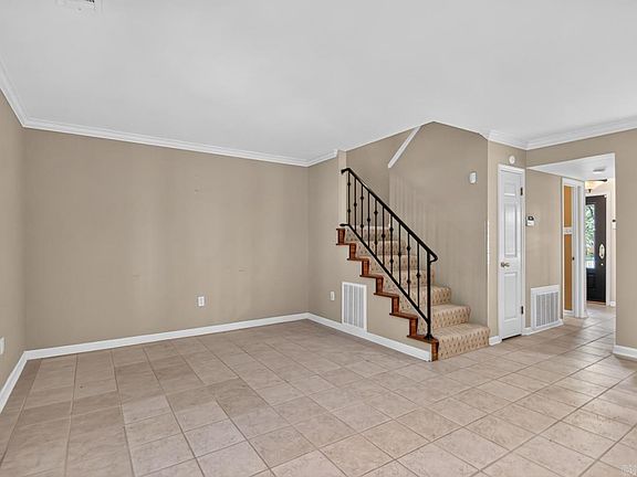 5th image of 13 Kingsbridge Way