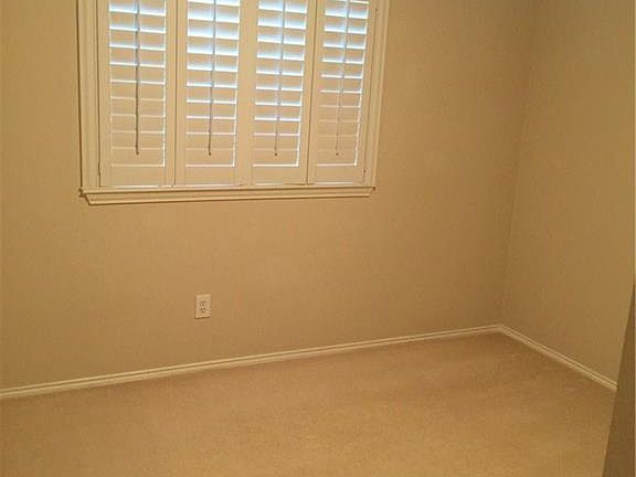5th image of 1521 Niagara Ct