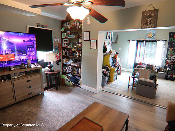 3rd image of 211 Bridge St